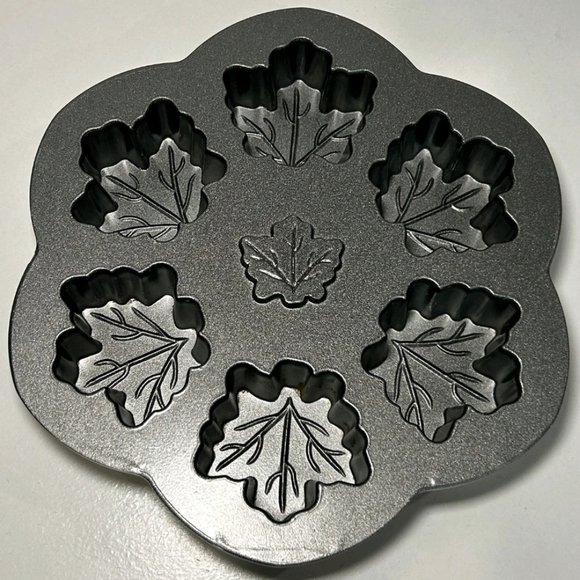 Nordic Ware Other - Nordic Ware Black Maple Leaf-Shaped Mini Cupcake Mold